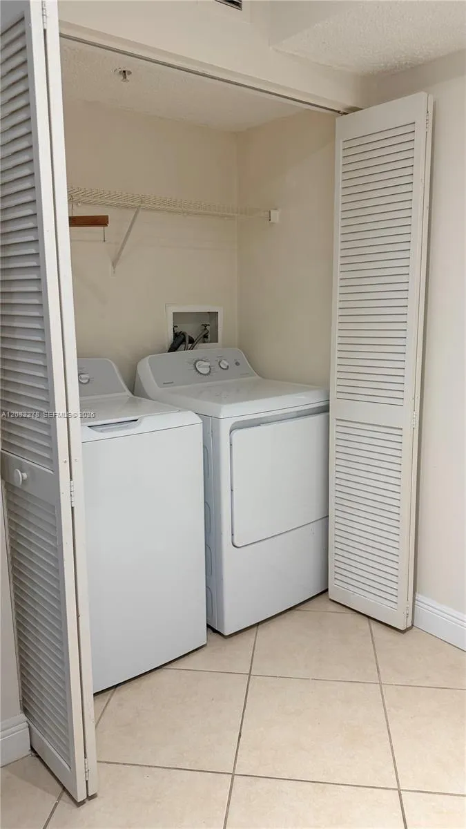 165 NW 96th Ter #3-105 Pembroke Pines, FL 33024
