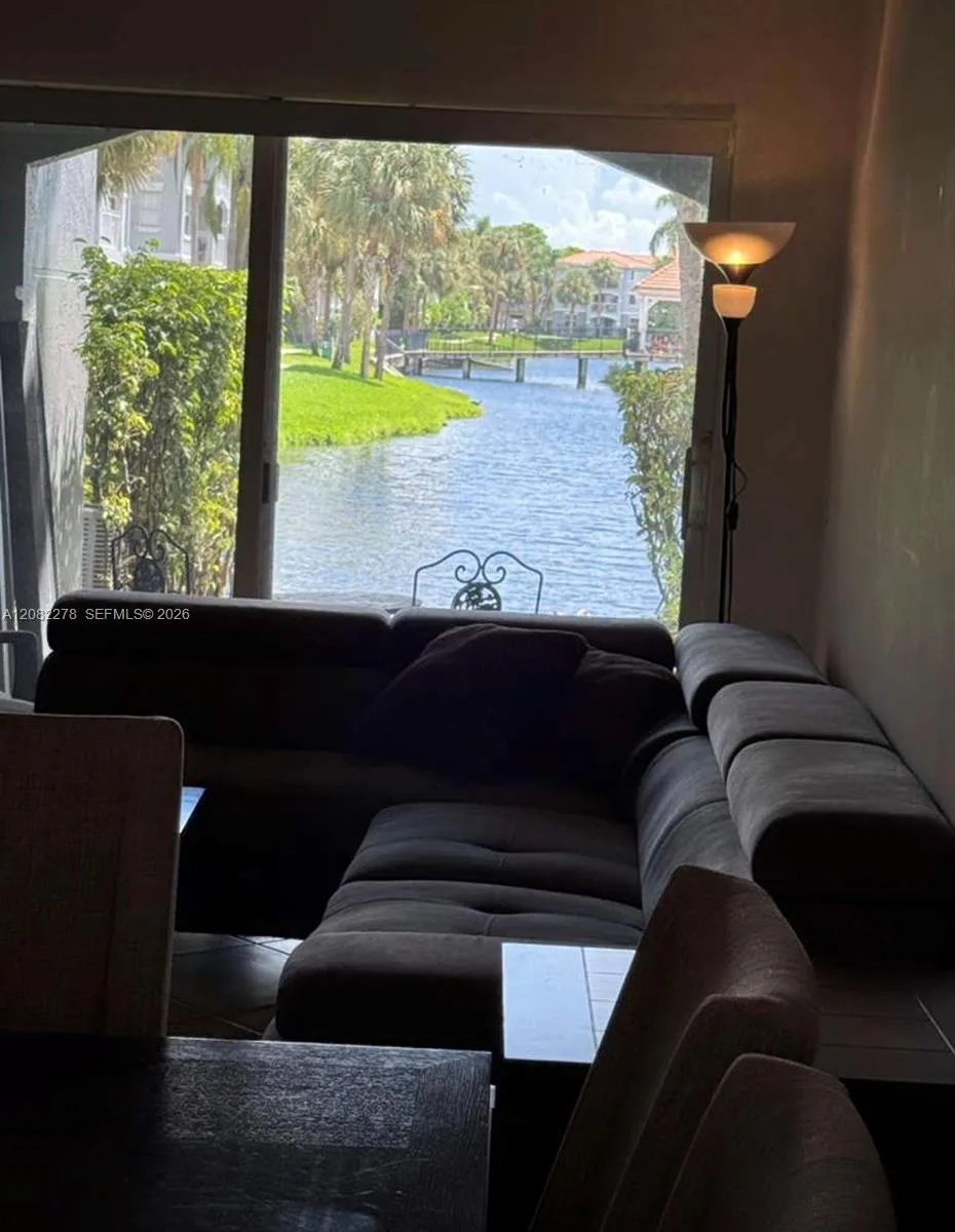 165 NW 96th Ter #3-105 Pembroke Pines, FL 33024