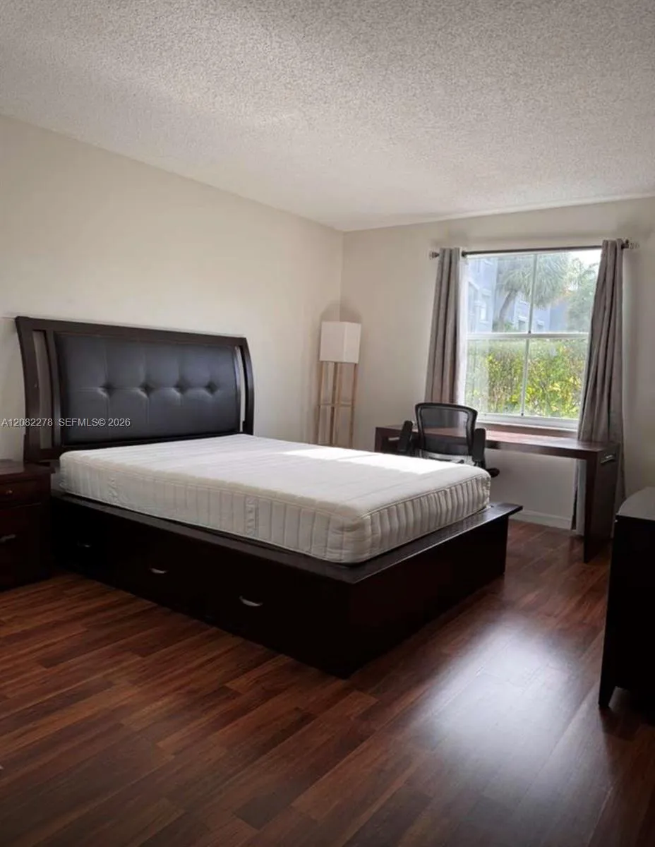 165 NW 96th Ter #3-105 Pembroke Pines, FL 33024