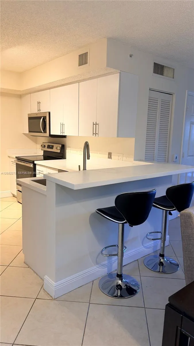 165 NW 96th Ter #3-105 Pembroke Pines, FL 33024