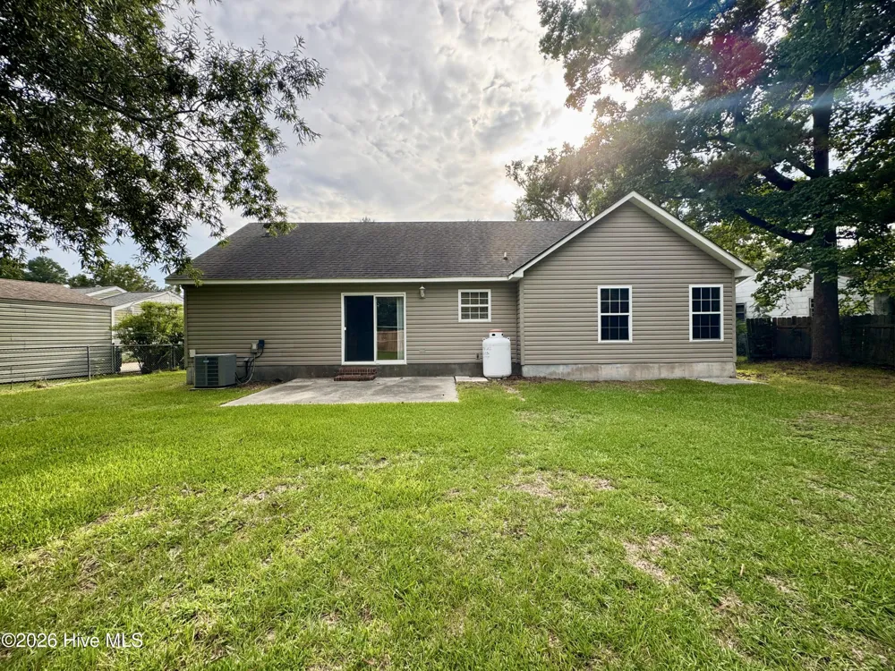 1302 Davis Street Jacksonville, NC 28540