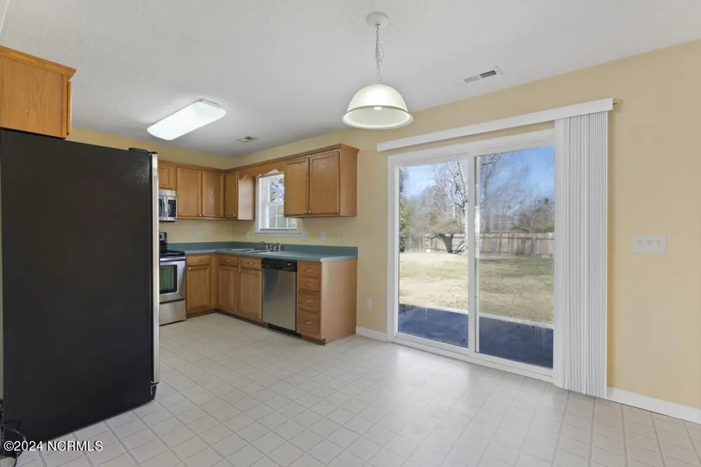 1302 Davis Street Jacksonville, NC 28540