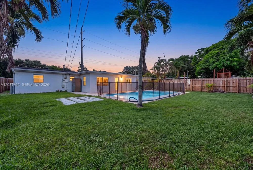 3036 58th Ave Hollywood, FL 33021