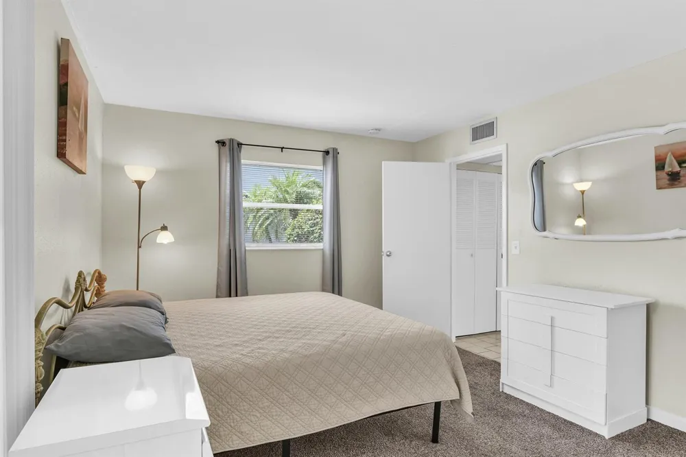 359 Saxony Trail #H Delray Beach, FL 33446
