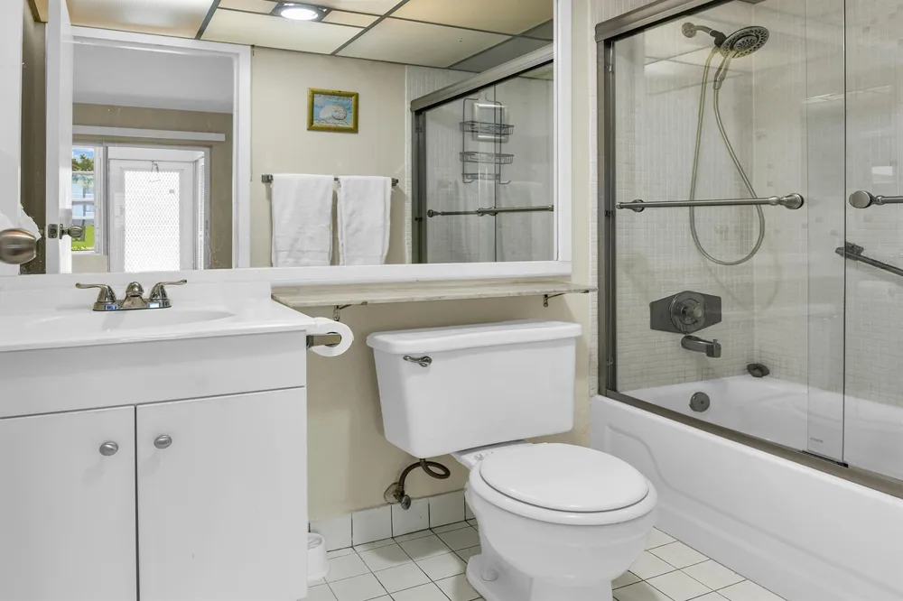 359 Saxony Trail #H Delray Beach, FL 33446