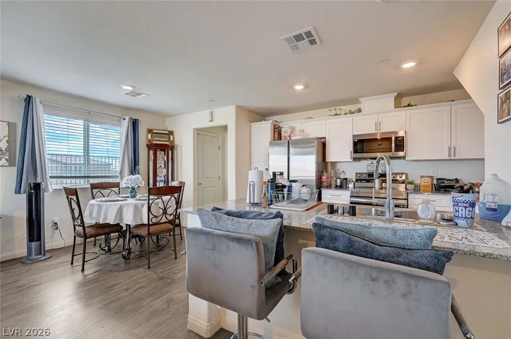 6804 Satin Silver Court North Las Vegas, NV 89086