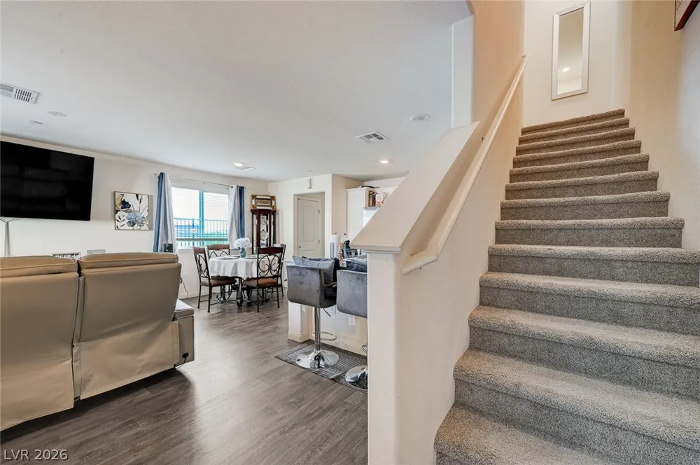6804 Satin Silver Court North Las Vegas, NV 89086
