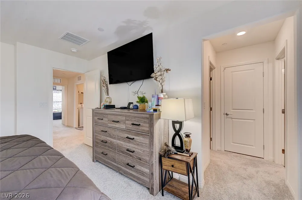 6804 Satin Silver Court North Las Vegas, NV 89086