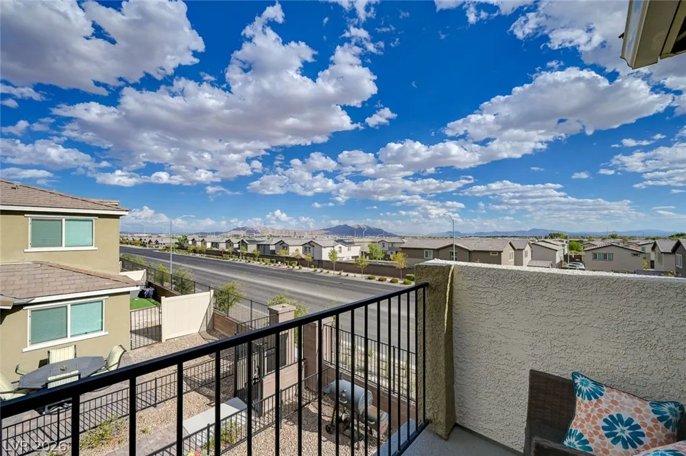 6804 Satin Silver Court North Las Vegas, NV 89086