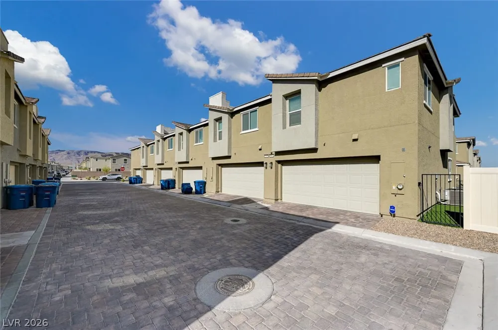 6804 Satin Silver Court North Las Vegas, NV 89086