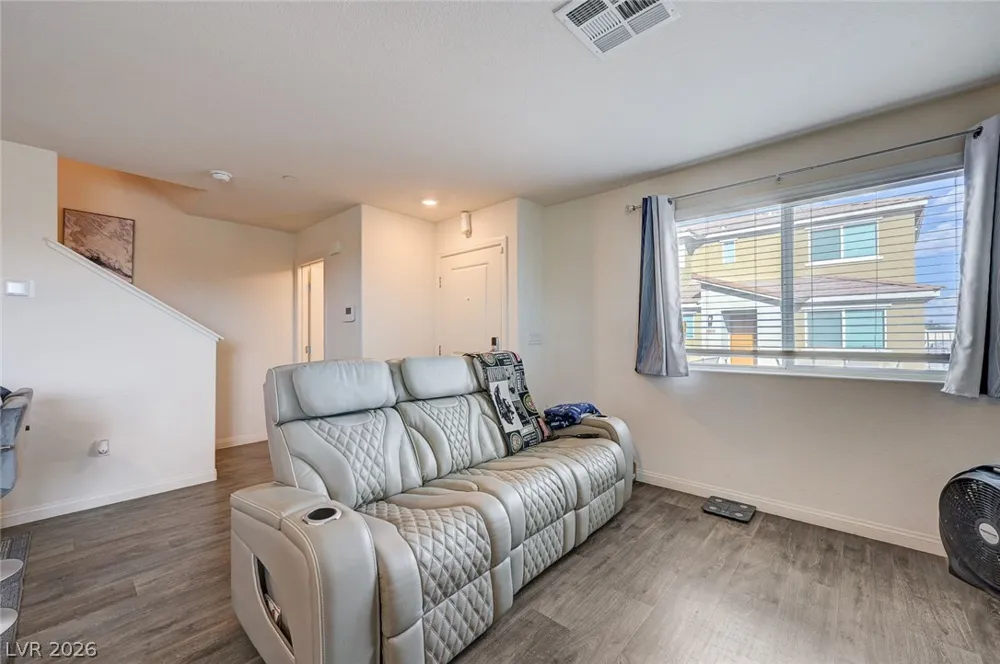 6804 Satin Silver Court North Las Vegas, NV 89086