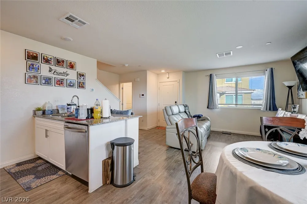 6804 Satin Silver Court North Las Vegas, NV 89086