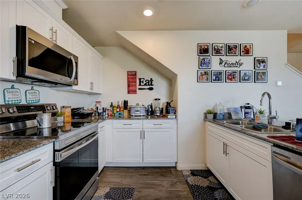 6804 Satin Silver Court North Las Vegas, NV 89086