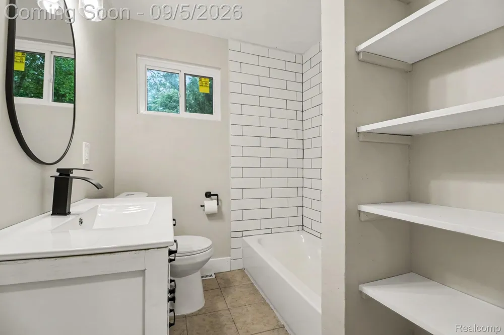 4354 Grass Lake Road White Lake Charter Township, MI 48383