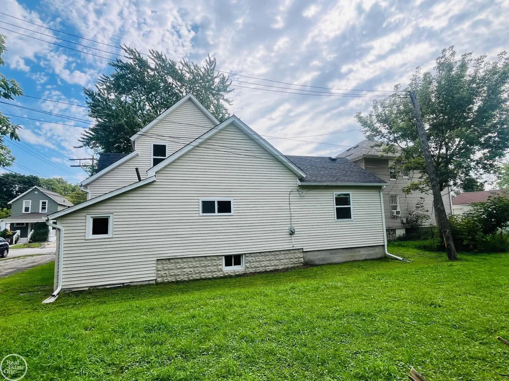 1217 12th Street Port Huron City, MI 48060