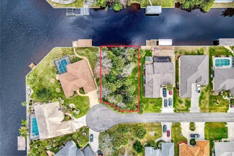 16 CRANDON COURT