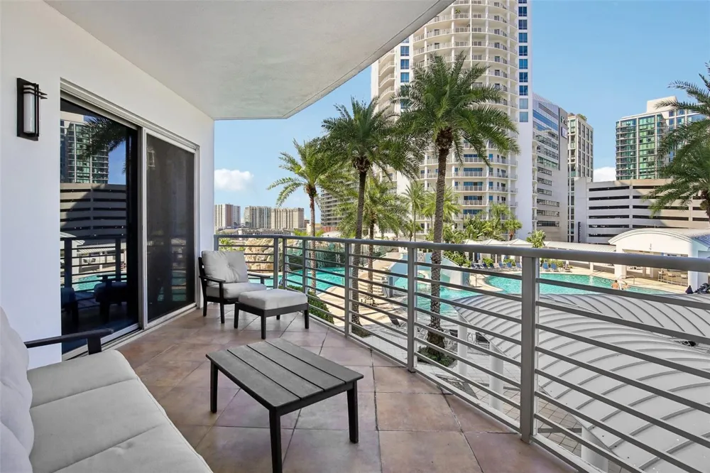 1209 E CUMBERLAND AVENUE #603 Tampa, FL 33602