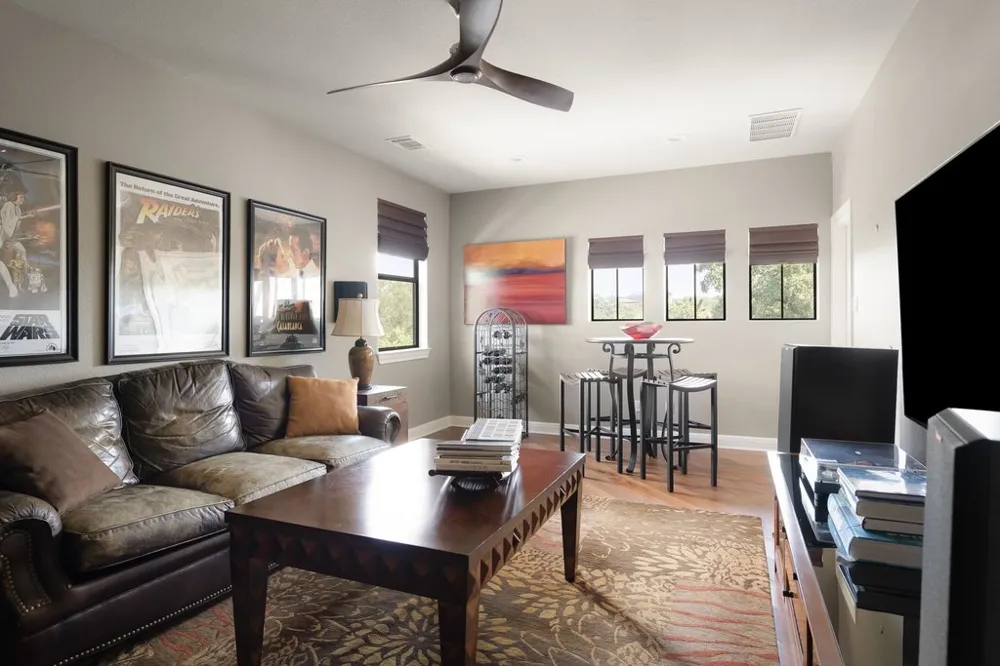 2 Prestonwood Cove Lakeway, TX 78734