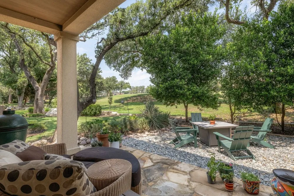 2 Prestonwood Cove Lakeway, TX 78734