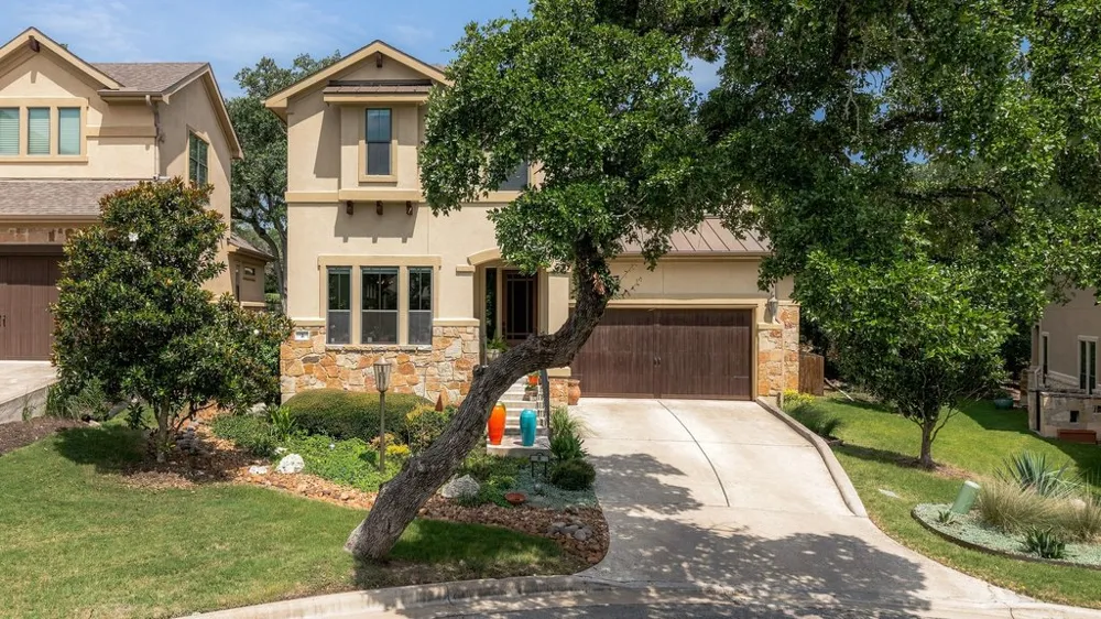 2 Prestonwood Cove Lakeway, TX 78734