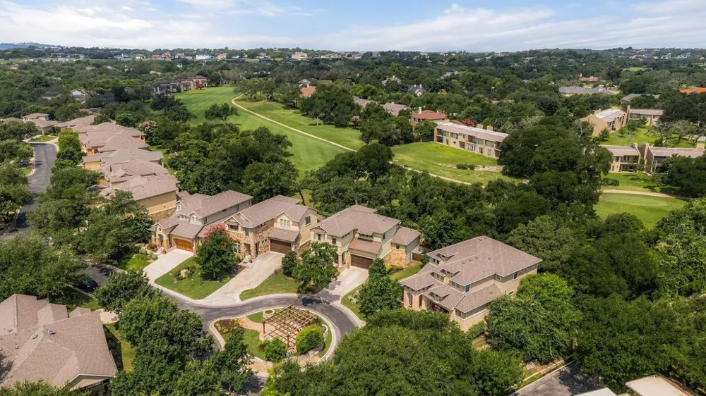2 Prestonwood Cove Lakeway, TX 78734
