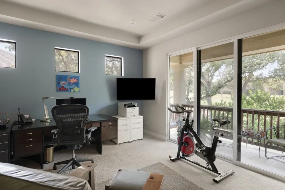 2 Prestonwood Cove Lakeway, TX 78734