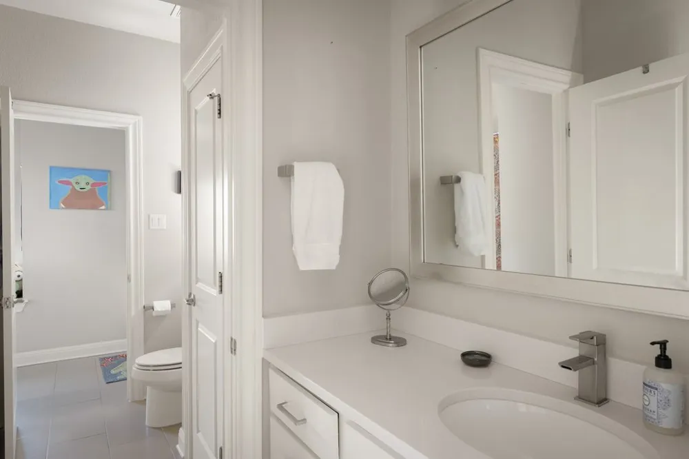 2 Prestonwood Cove Lakeway, TX 78734