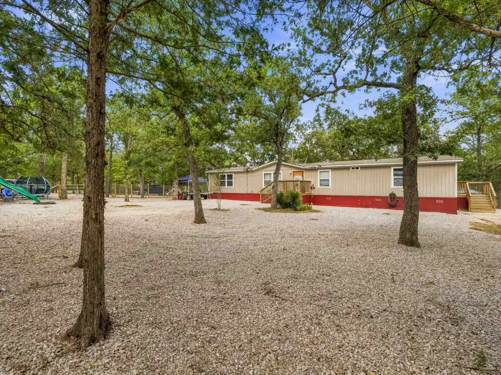107 Turner Lane Paige, TX 78659