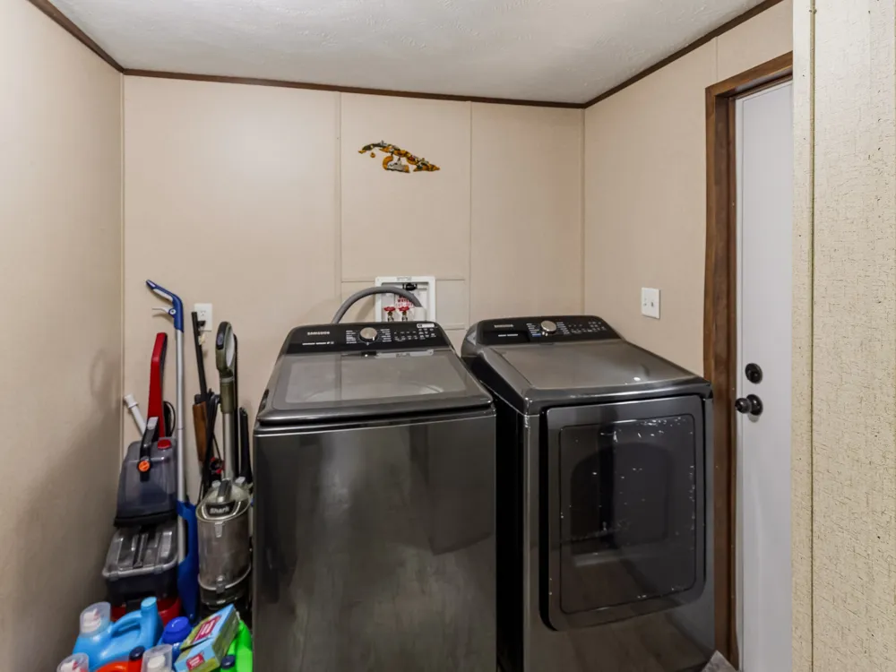 107 Turner Lane Paige, TX 78659