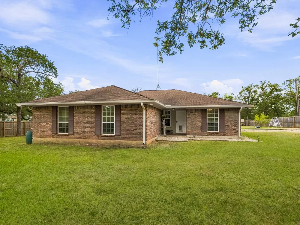107 Turner Lane Paige, TX 78659