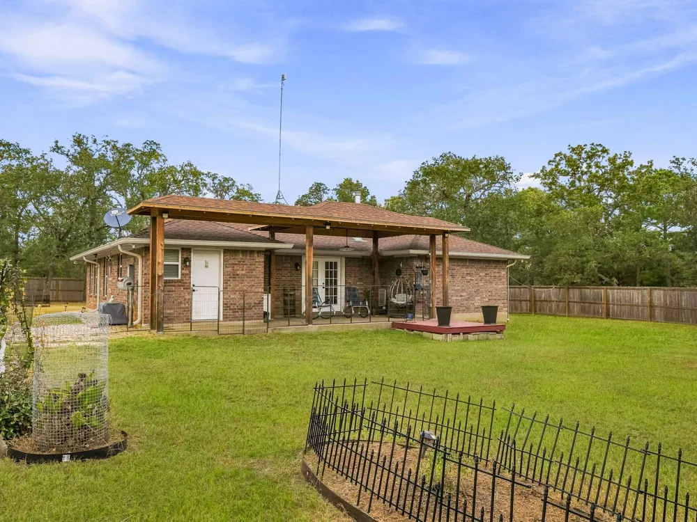 107 Turner Lane Paige, TX 78659