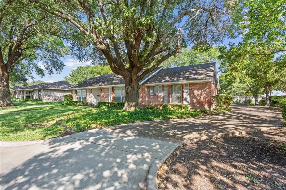 4801 Lake Englewood Drive Waco, TX 76710