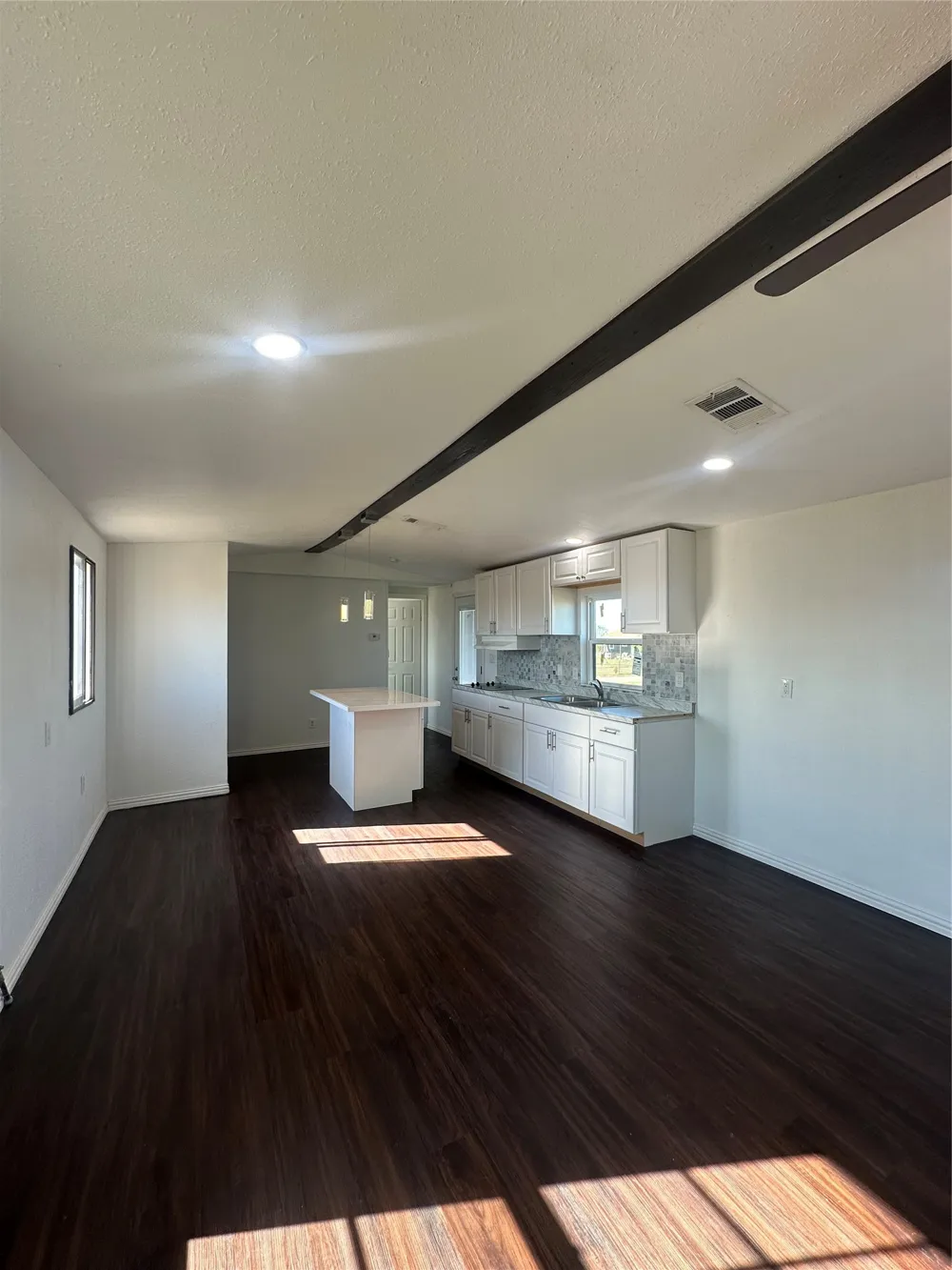 211 Alton Ennis, TX 75119