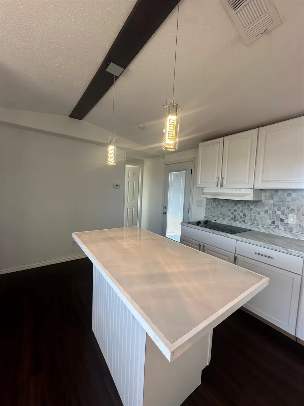 211 Alton Ennis, TX 75119