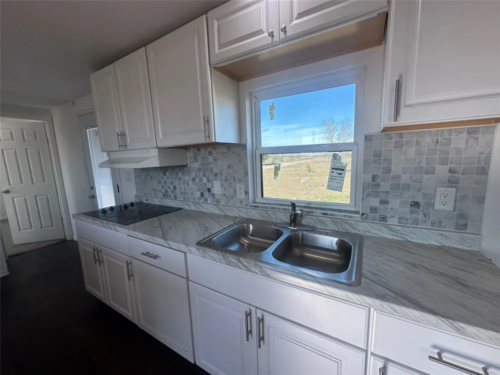 211 Alton Ennis, TX 75119