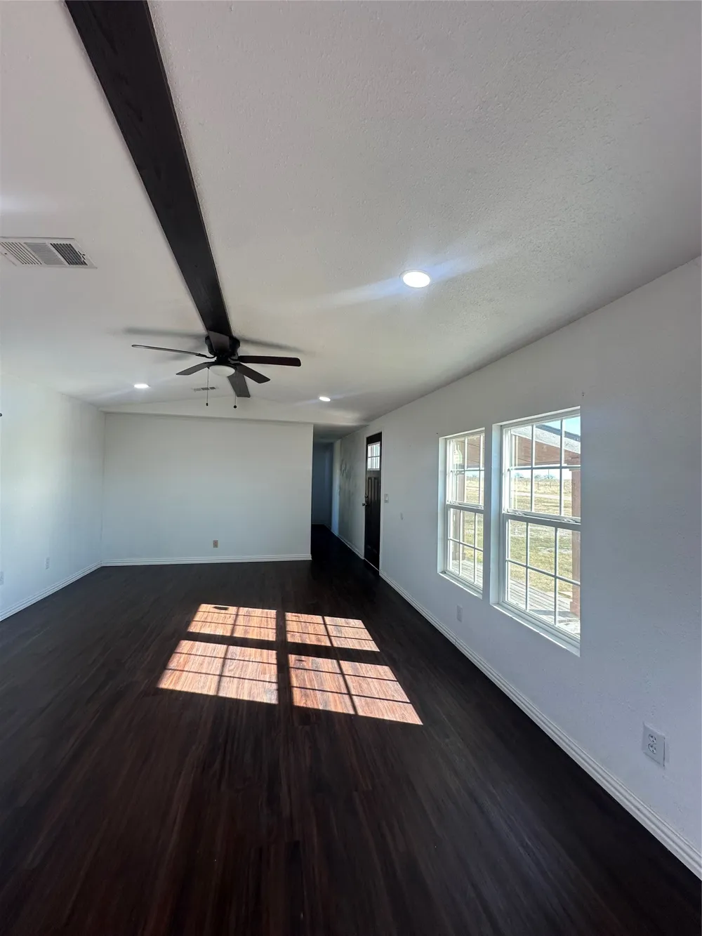211 Alton Ennis, TX 75119