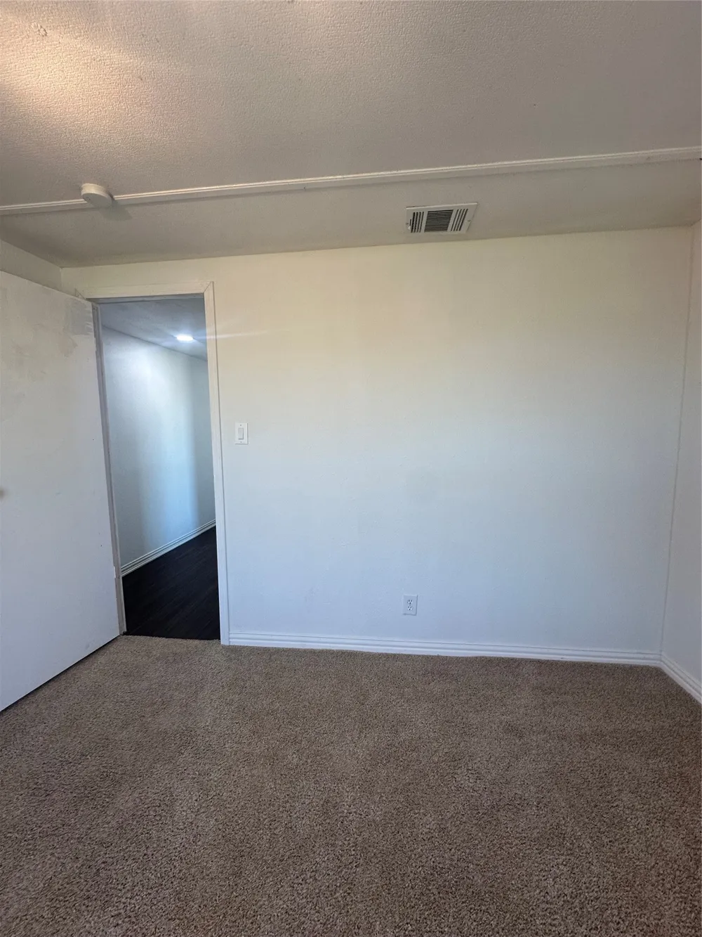 211 Alton Ennis, TX 75119
