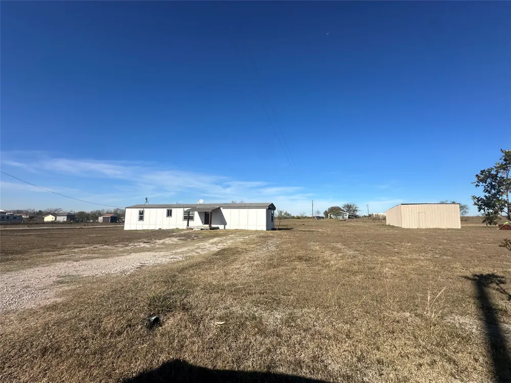 211 Alton Ennis, TX 75119