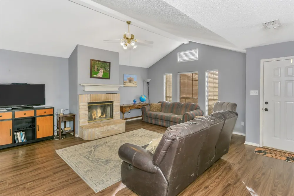 202 Lancelot Drive Weatherford, TX 76086