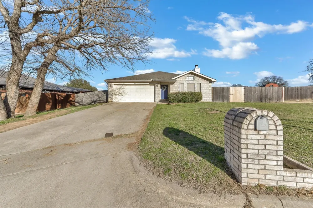 202 Lancelot Drive Weatherford, TX 76086