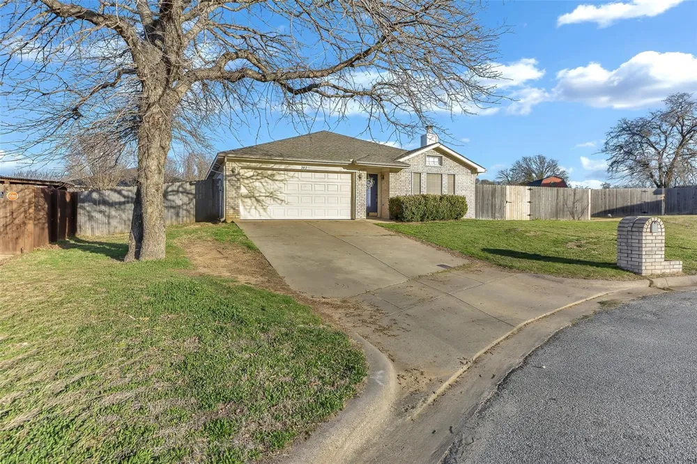 202 Lancelot Drive Weatherford, TX 76086