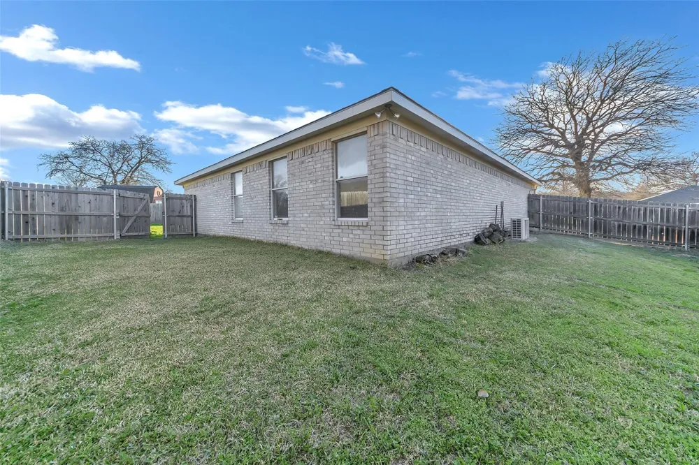 202 Lancelot Drive Weatherford, TX 76086