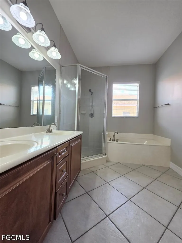 Quinta Artesa Way #104 Fort Myers, FL 33908