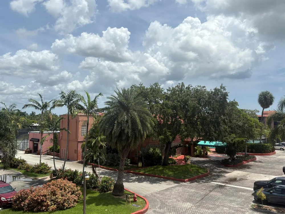 680 TENNIS CLUB DRIVE #303 Fort Lauderdale, FL 33311