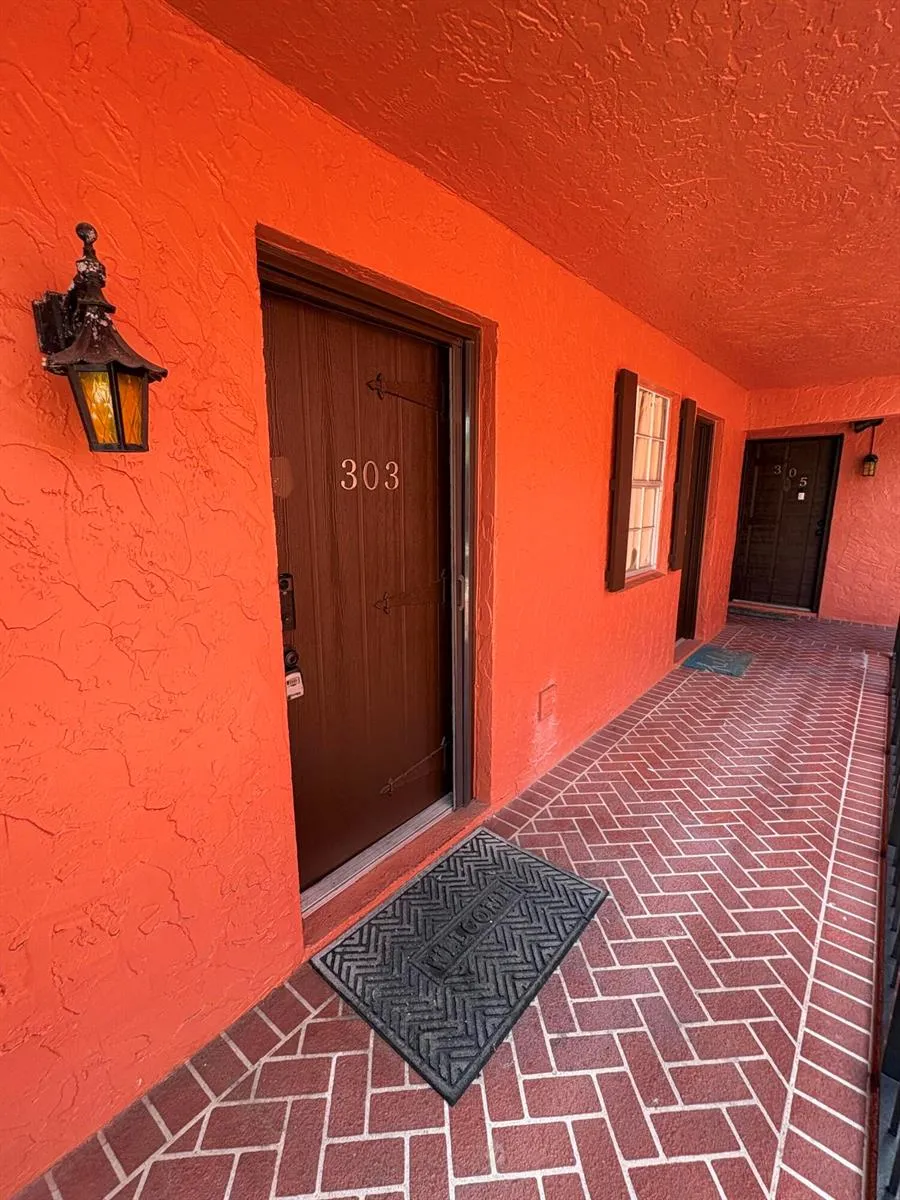 680 TENNIS CLUB DRIVE #303 Fort Lauderdale, FL 33311