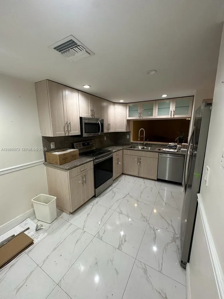 10182 NW 41st St #100-9 Doral, FL 33178