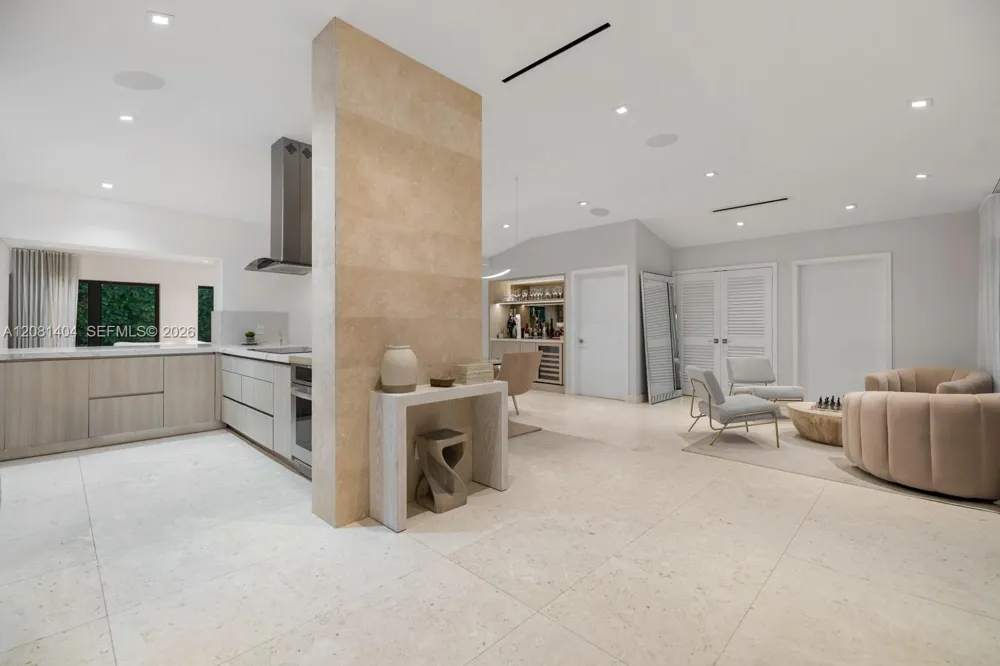 771 Fairway Dr Miami Beach, FL 33141