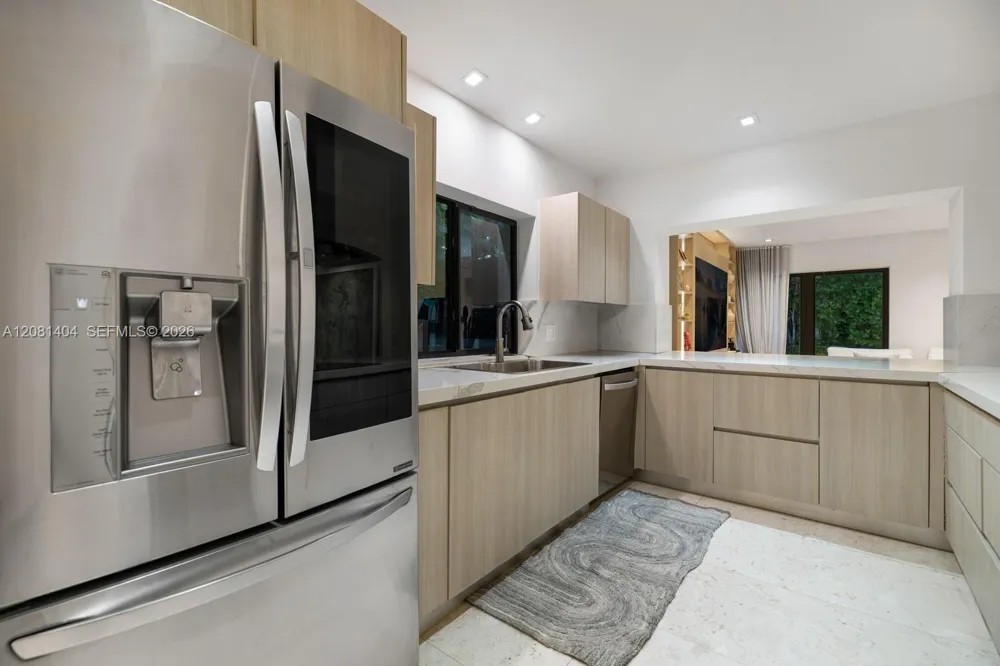 771 Fairway Dr Miami Beach, FL 33141