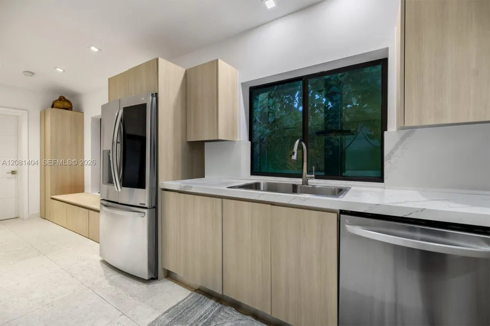 771 Fairway Dr Miami Beach, FL 33141
