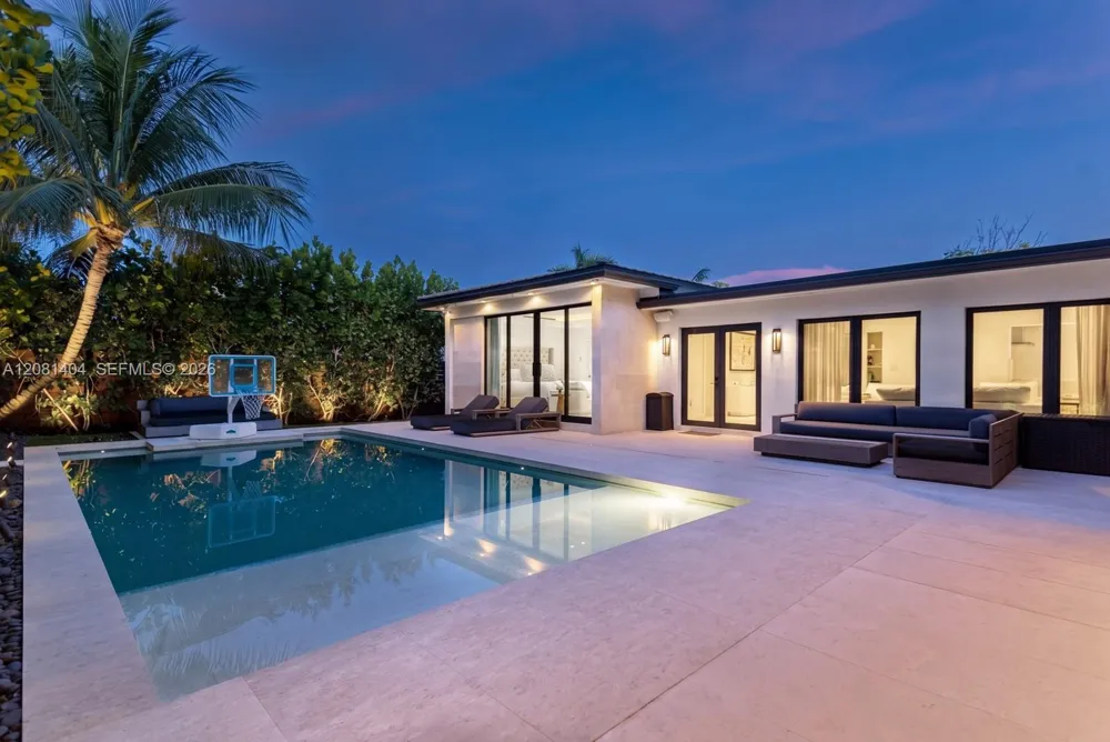 771 Fairway Dr Miami Beach, FL 33141